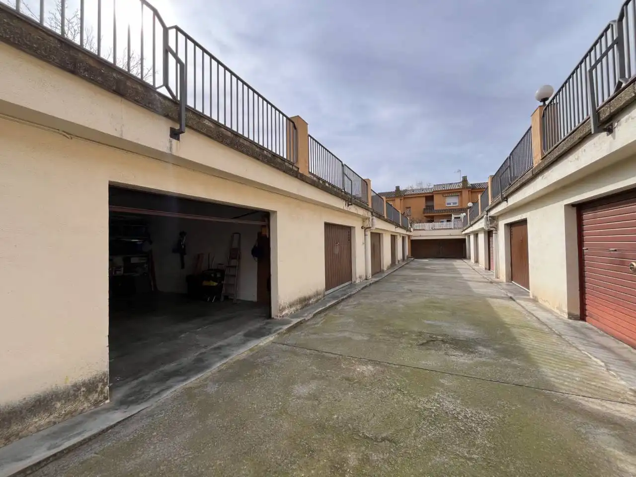 Parking de Casa adosada en venta en Caldes de Montbui con Aire acondicionado, Calefacción y Terraza