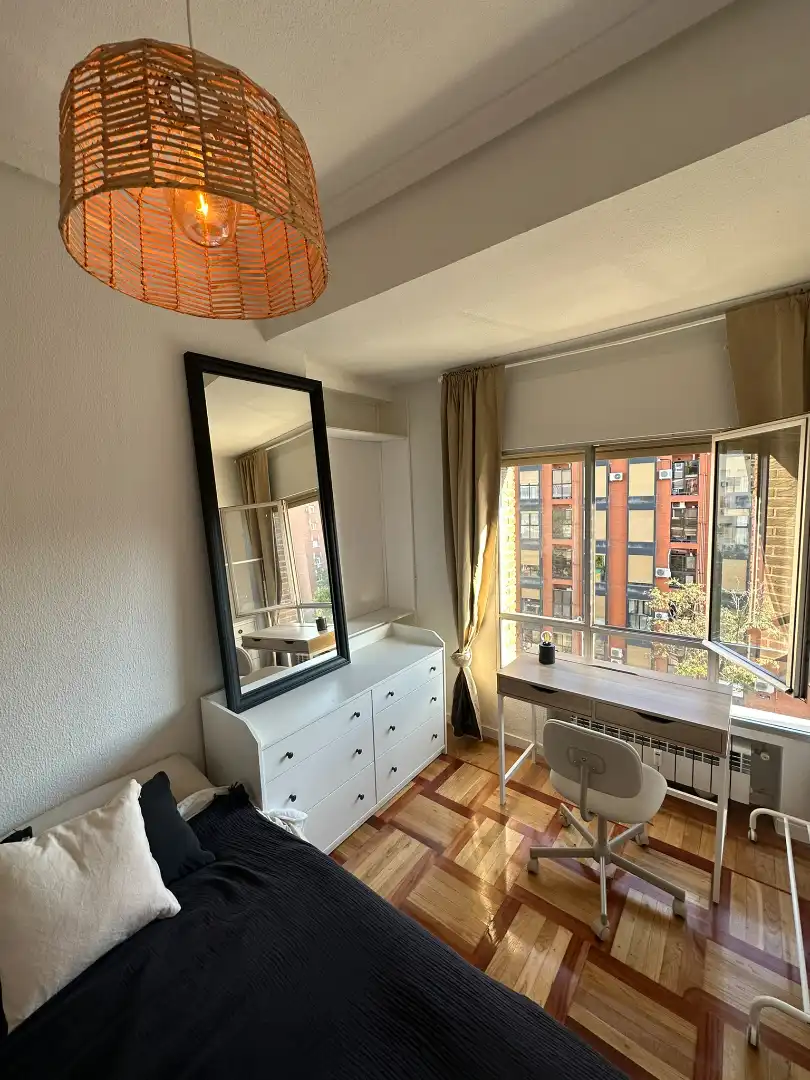 Habitación de Piso de alquiler en Madrid con Aire acondicionado, Calefacción y Amueblado