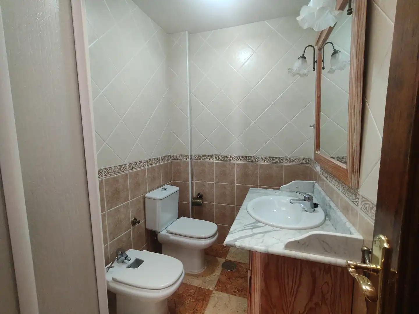 Bany de Casa o xalet en venda en Baza amb Moblat
