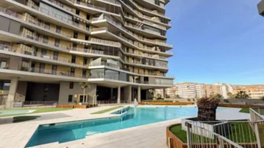 Piscina de Piso de alquiler en Almería con Aire acondicionado, Calefacción y Jardín privado