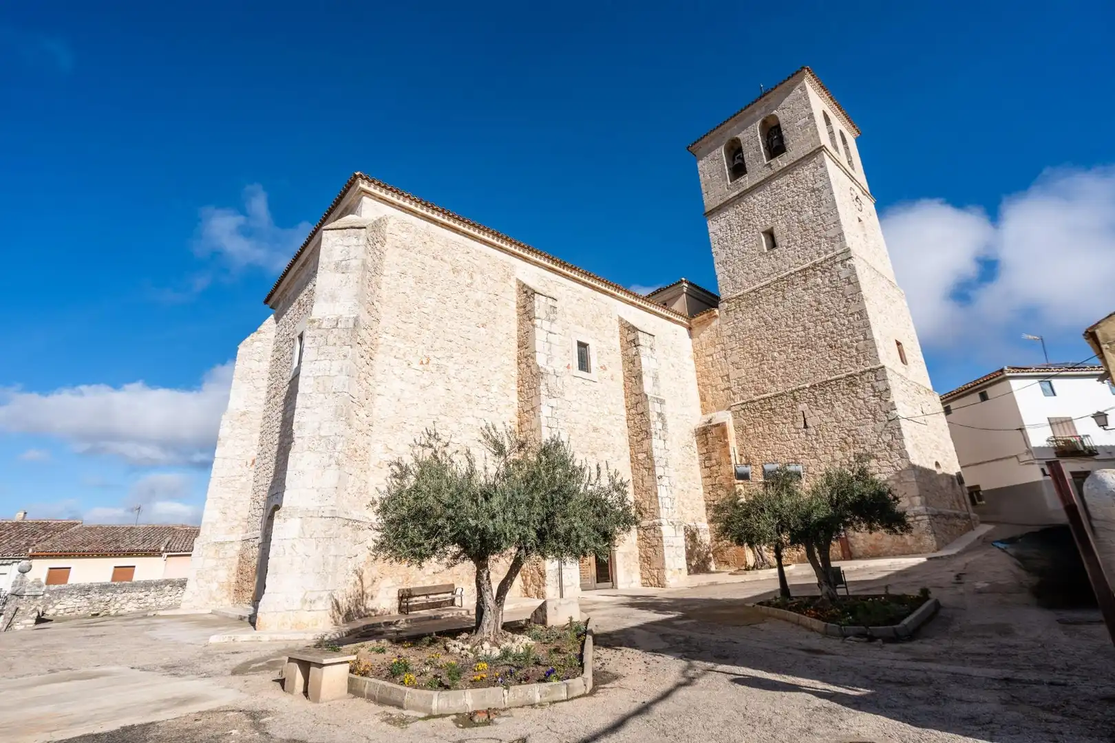 Außenansicht von Gebäude zum Verkauf in Belmonte de Tajo