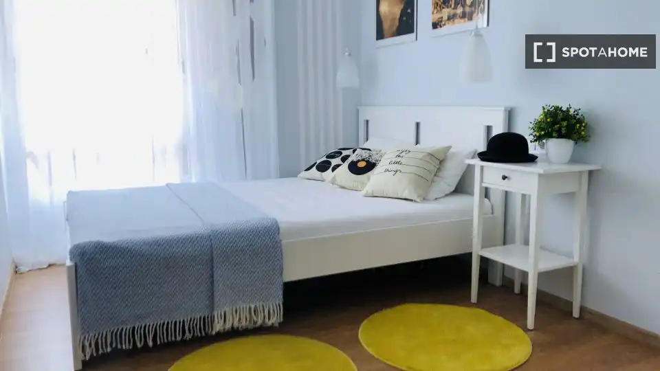 Habitación de Piso de alquiler en Valencia con Aire acondicionado, Calefacción y Amueblado