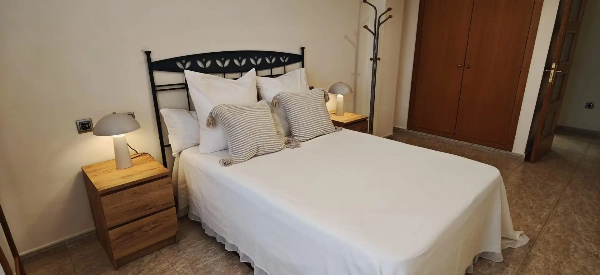 Schlafzimmer von Wohnung zur Miete in Murcia mit Klimaanlage, Abstellraum und Möbliert