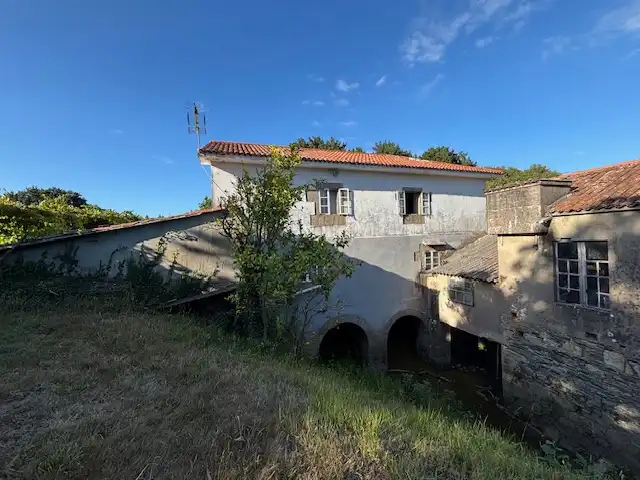 Vista exterior de Finca rústica en venta en Narón con Calefacción, Jardín privado y Amueblado