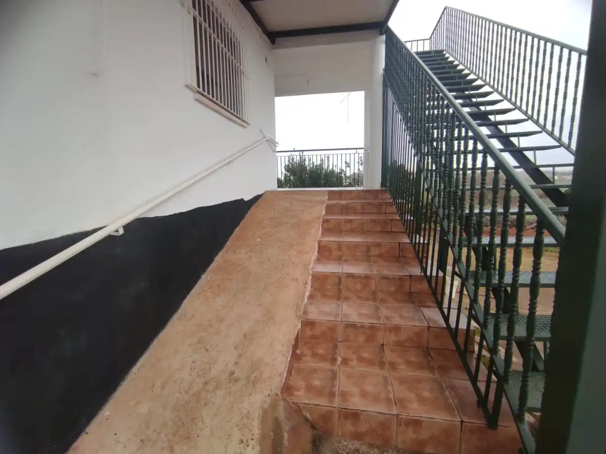 Houses for sale in Badajoz  with Air Conditioner, Heating and Storage room
