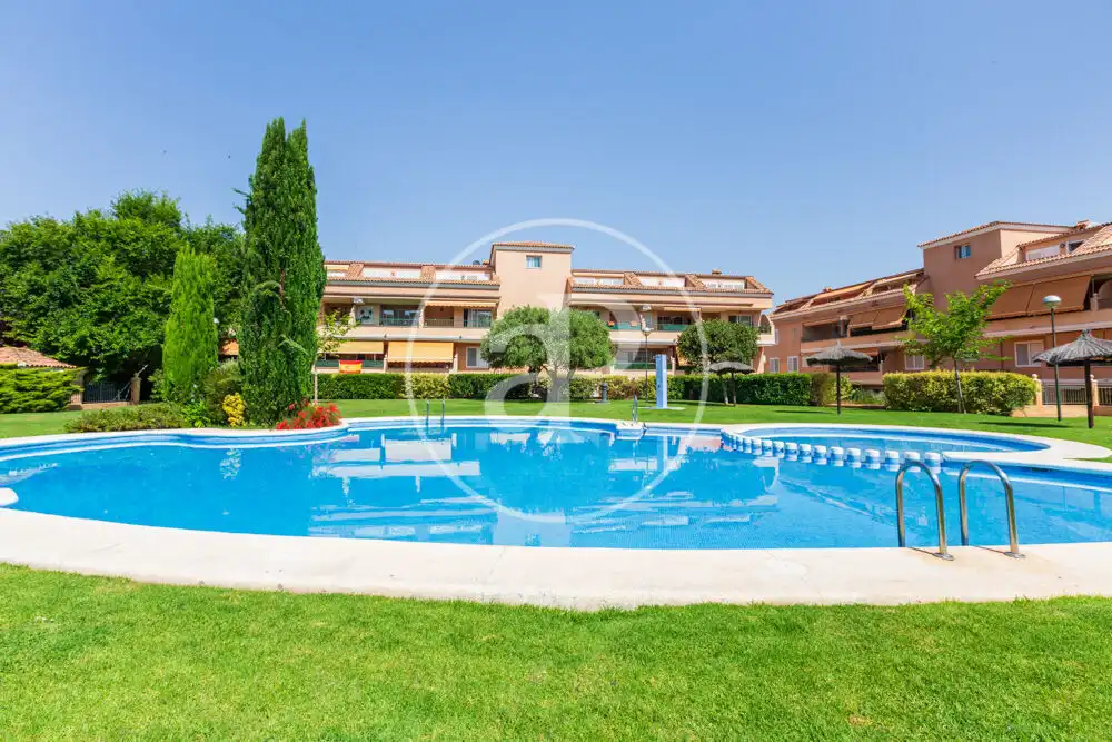 Piscina de Ático en venta en Bétera con Aire acondicionado, Calefacción y Jardín privado