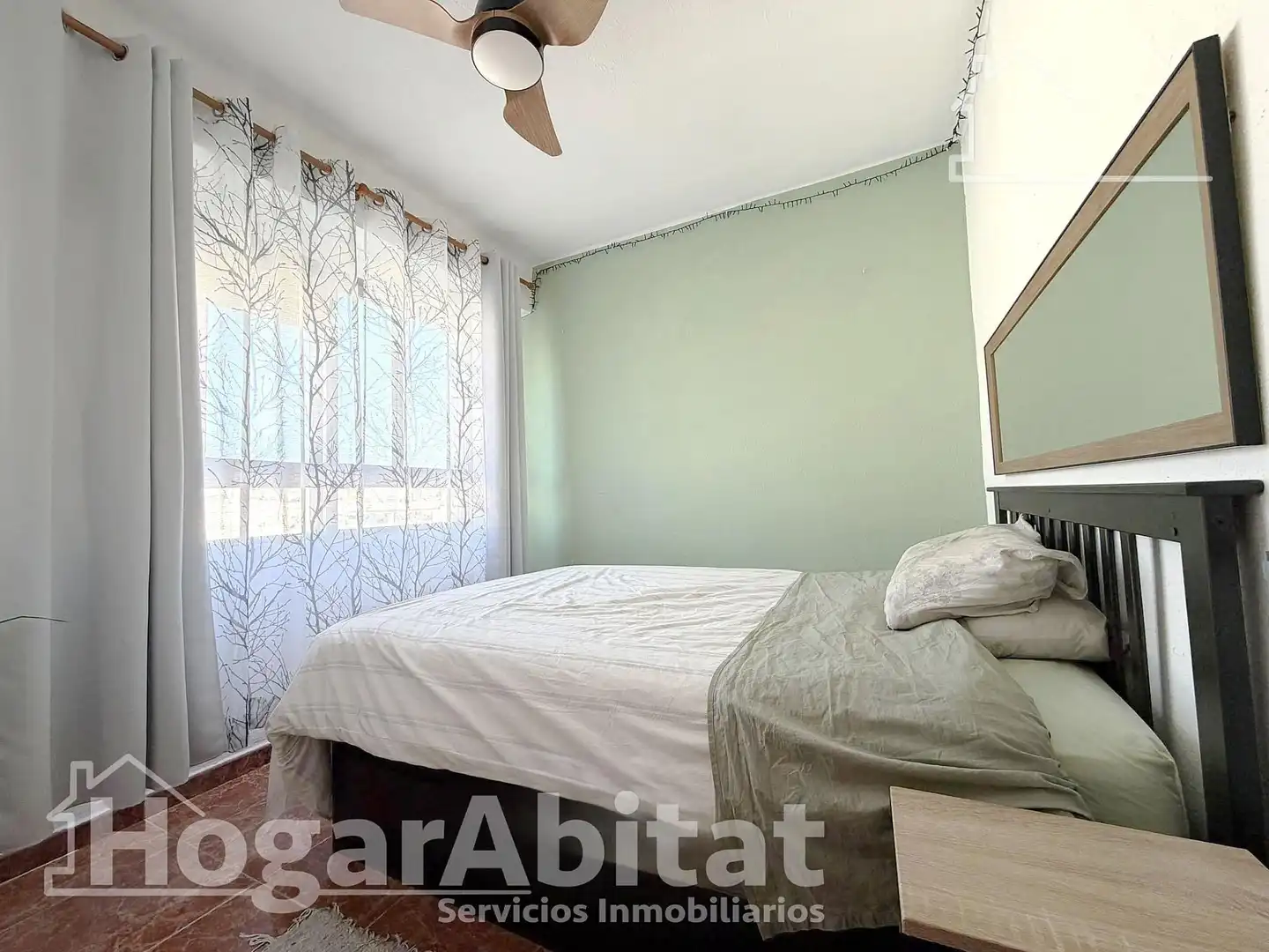 Bedroom of Flat for sale in Valencia