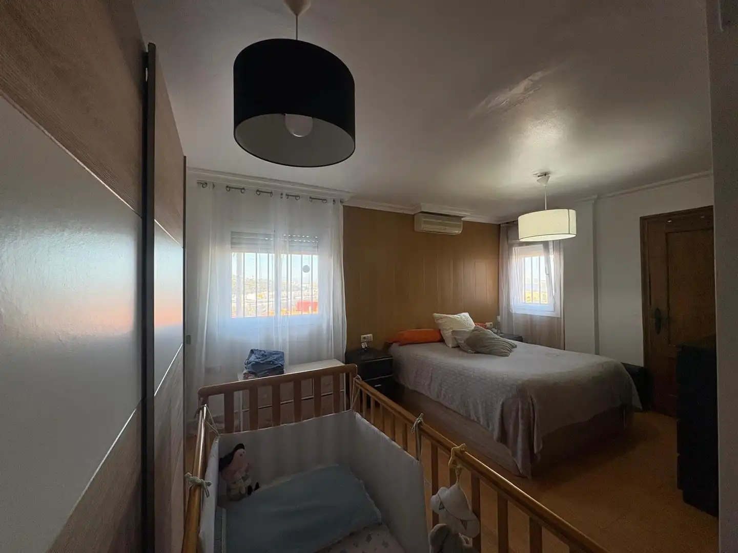 Bedroom of Flat for sale in Algeciras  with Air Conditioner and Heating