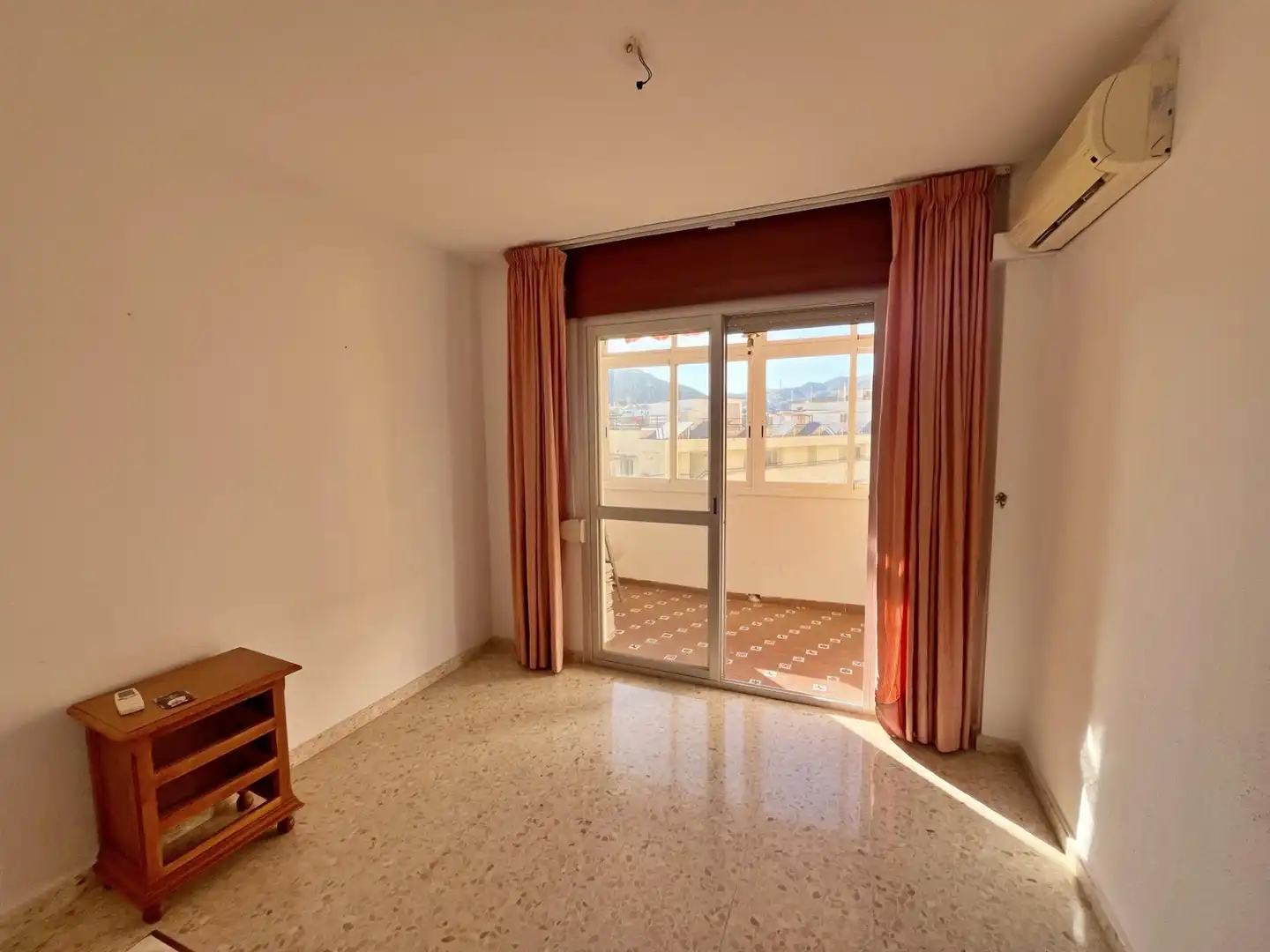 Habitación de Piso en venta en Rincón de la Victoria con Aire acondicionado, Terraza y Piscina comunitaria