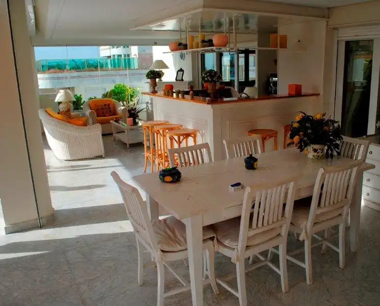 Apartamento con piscina en venta en Nueva Andalucía, imagen 2