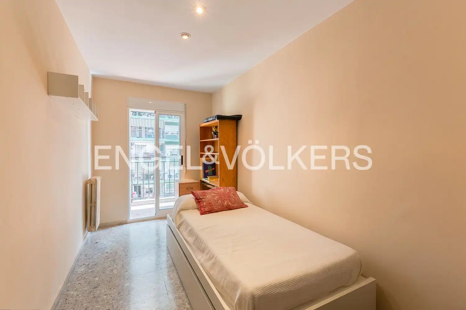 Habitación de Piso en venta en Valencia con Calefacción y Terraza