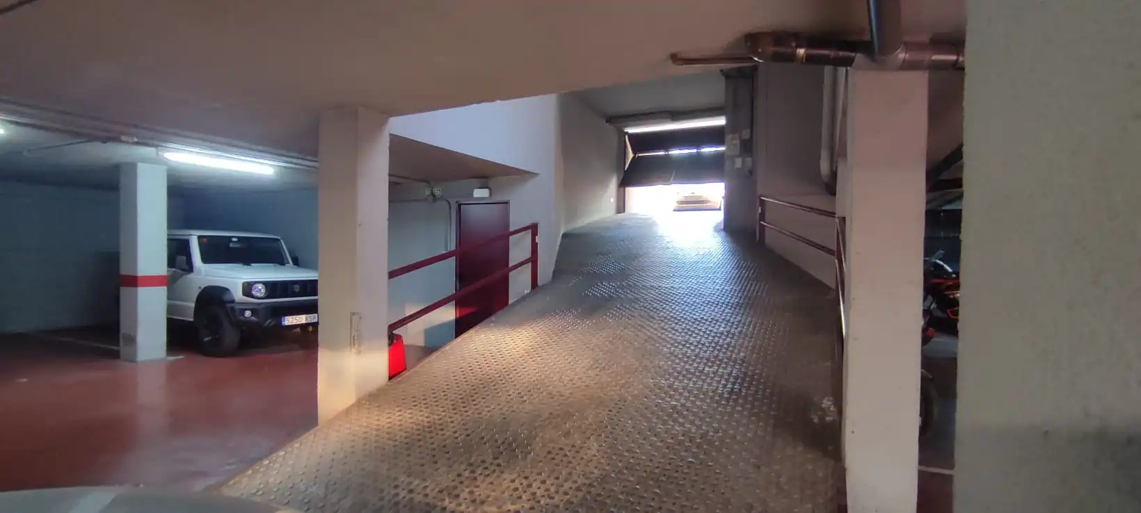 Individual with lift for sale in Avinguda de la Indústria 35, imagen 2