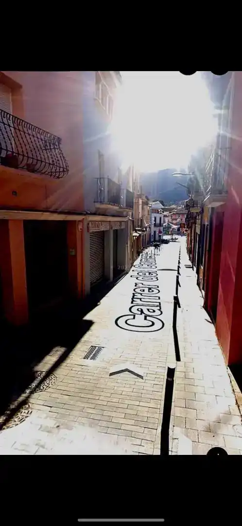 Vista exterior de Casa adosada en venda en Anglès amb Balcó