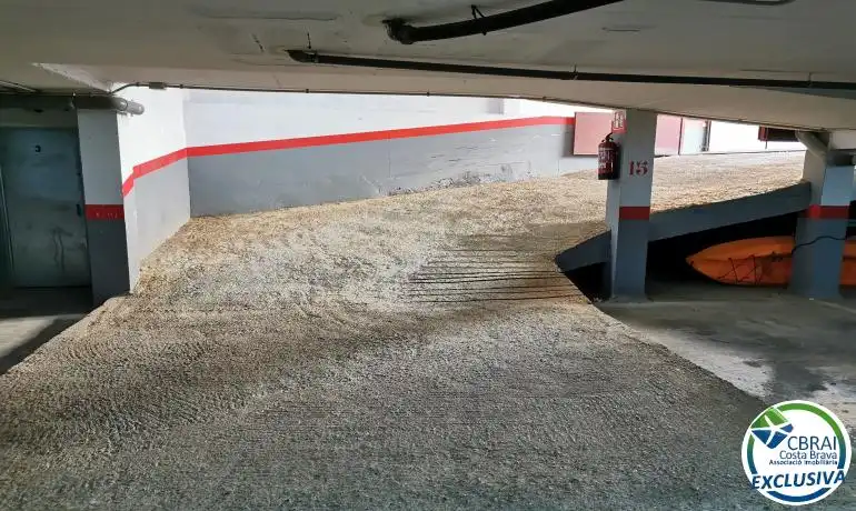 Parkplatz von Garage zum Verkauf in Llançà