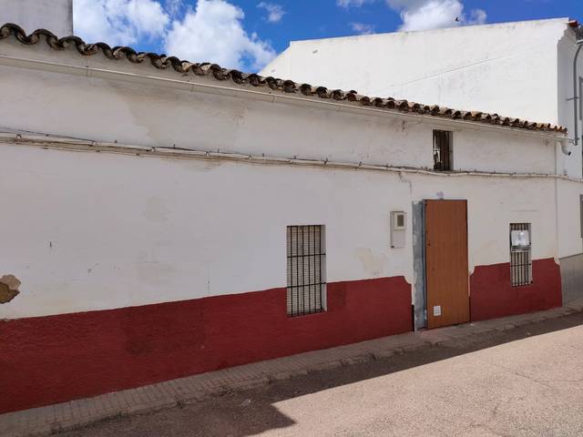 Casa-chalet en Venta en C/ Laureano Cerrato en Valverde de Llerena