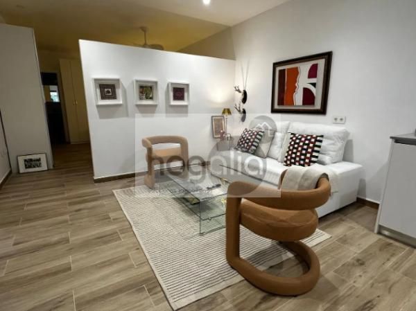 Living room of Planta baja to rent in  Sevilla Capital  with Air Conditioner and Furnished