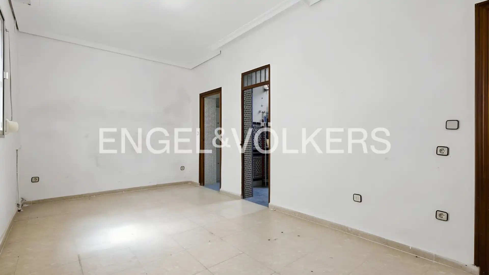 Flat for sale in  Sevilla Capital  with Heating