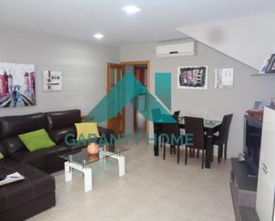 Living room of Flat for sale in Cáceres Capital  with Air Conditioner, Heating and Storage room