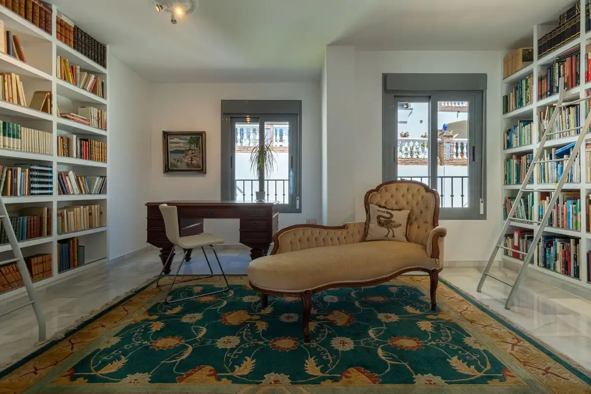 Sala d'estar de Casa adosada en venda en Mijas amb Aire condicionat, Terrassa i Traster
