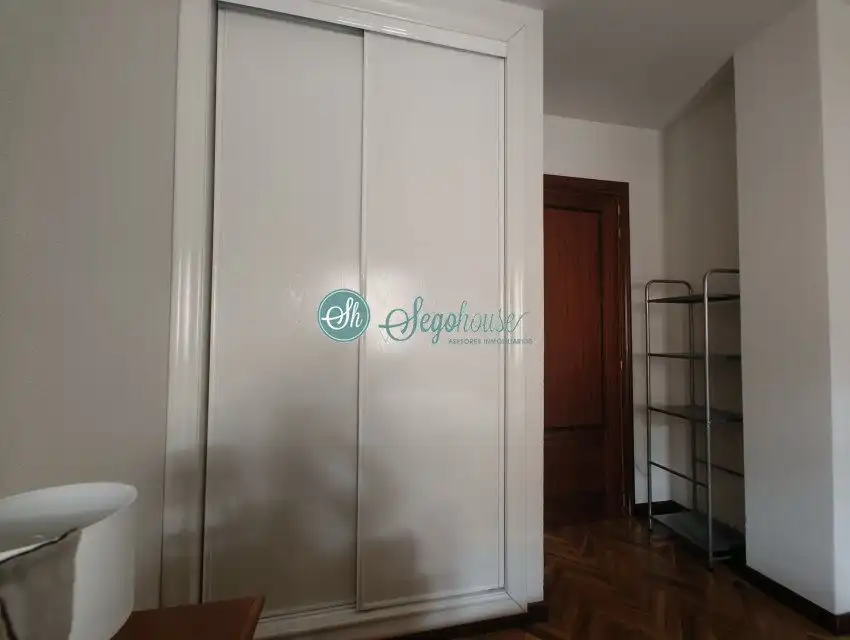 Bedroom of Flat for rent in Segovia  with Heating, Parquet flooring and Terrace