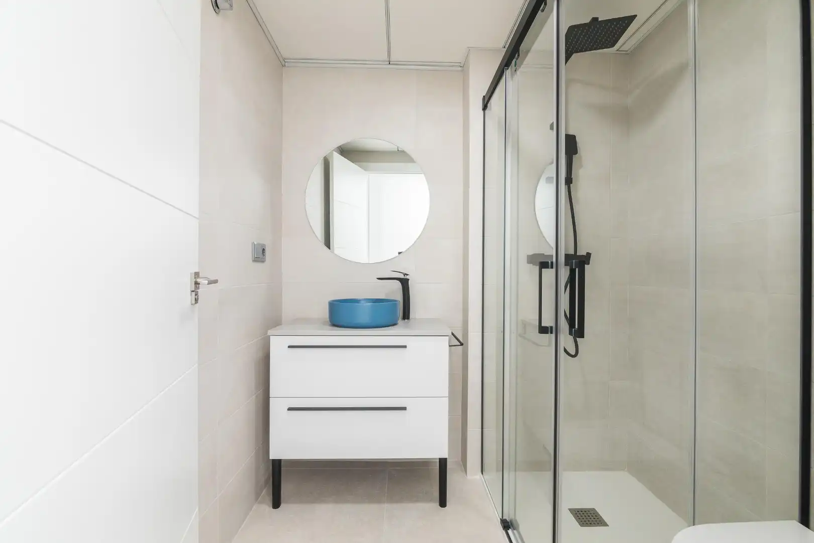 Bathroom of Flat for rent in Elche / Elx  with Furnished