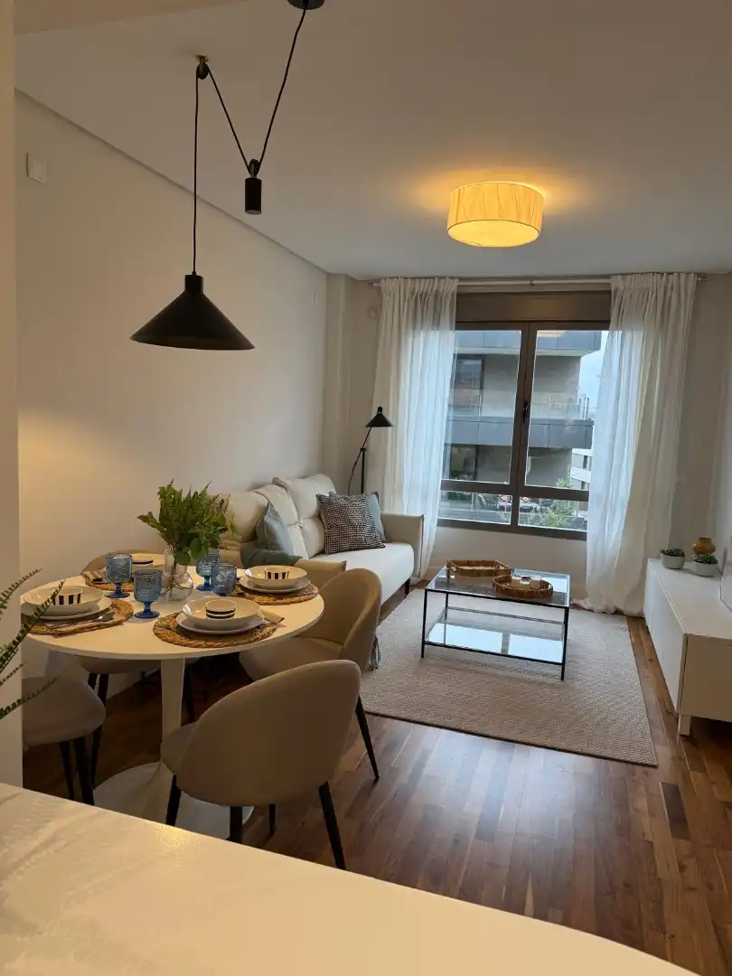 Sala de estar de Apartamento de alquiler en Las Rozas de Madrid con Aire acondicionado, Calefacción y Jardín privado