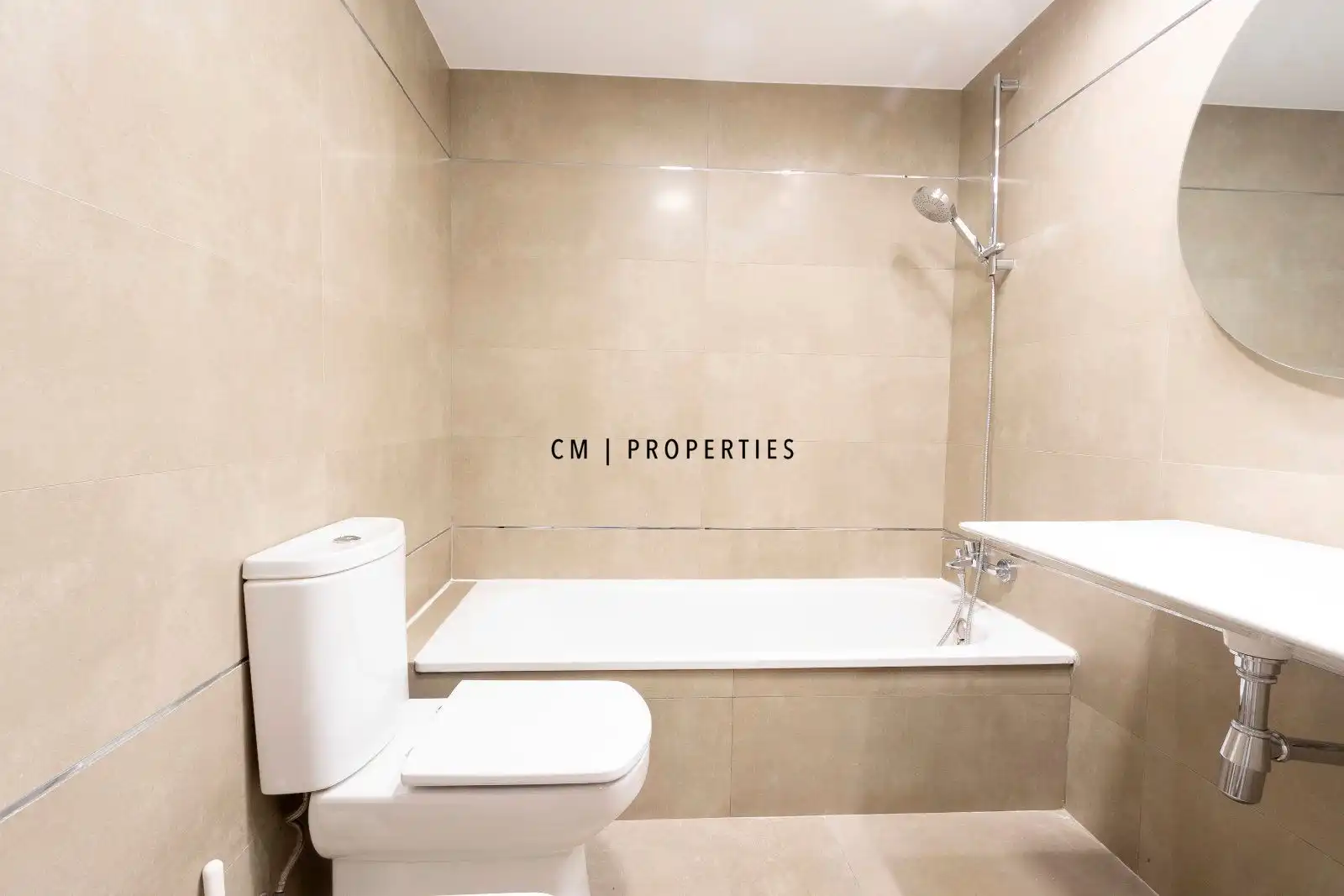 Bathroom of Flat for sale in Valencia  with Air Conditioner, Heating and Parquet flooring