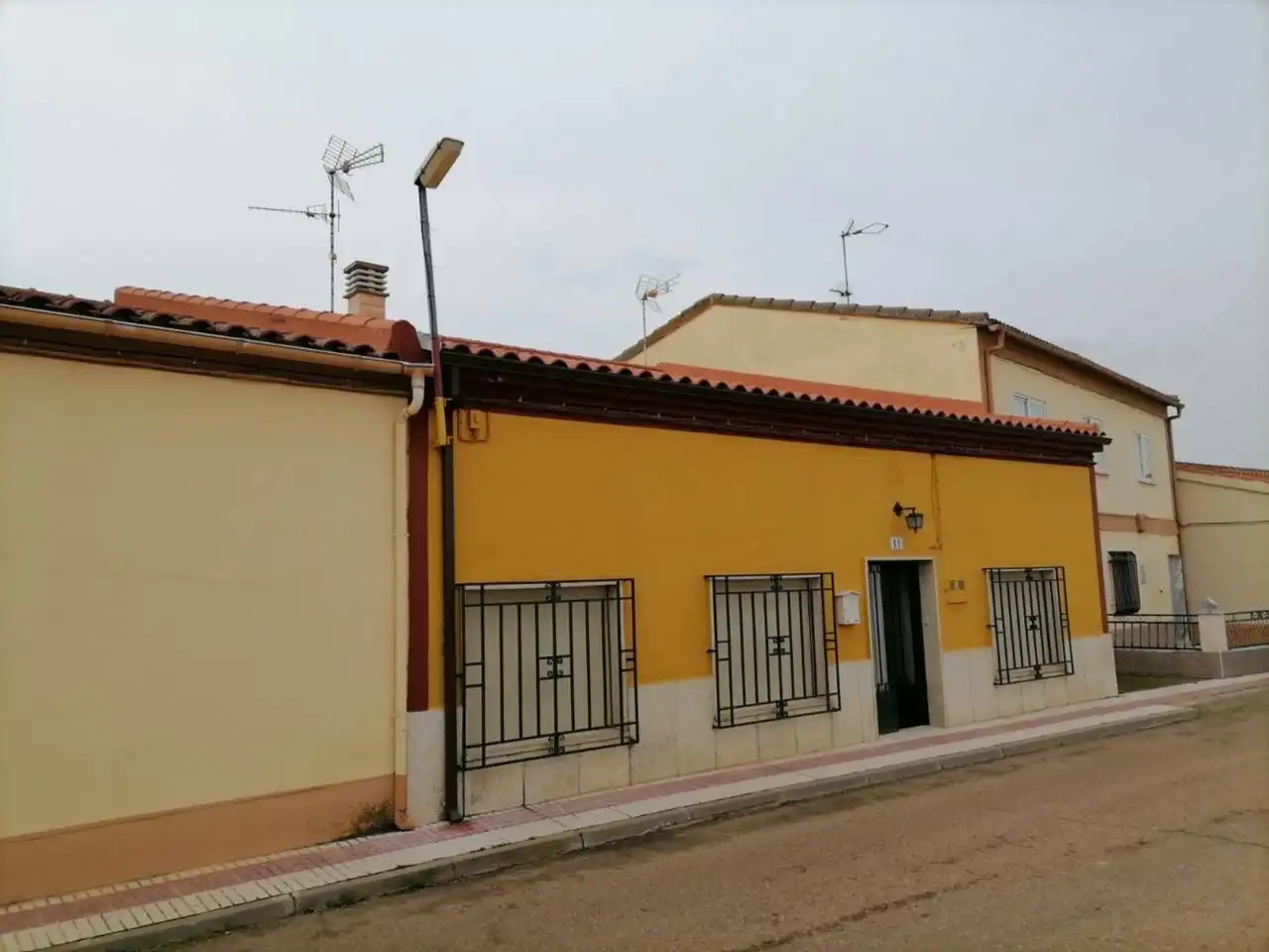 Exterior view of Detached homes for sale in Sancti-Spíritus (Salamanca)  with Heating and Furnished