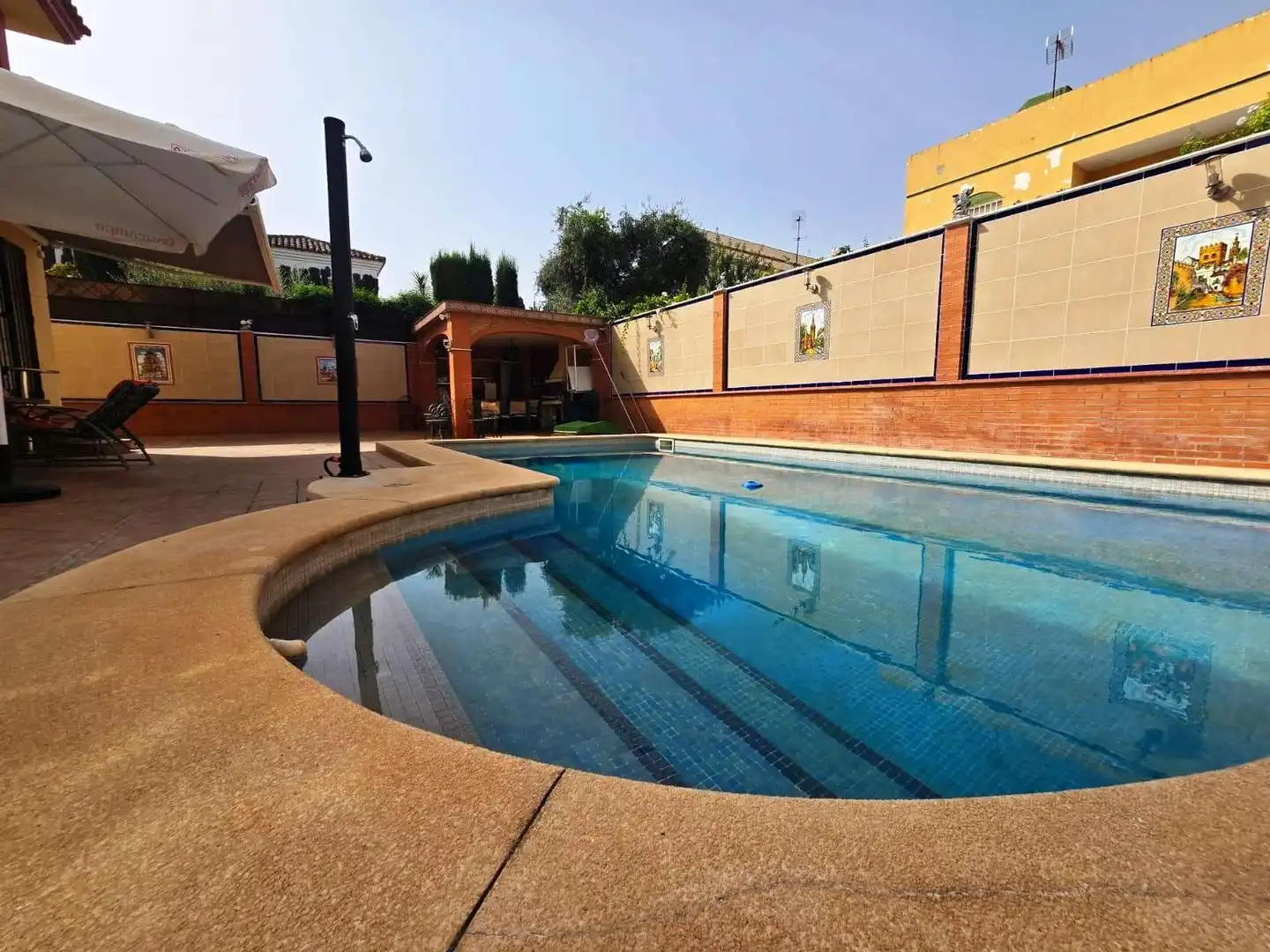 Piscina de Casa o xalet en venda en Bormujos amb Aire condicionat i Piscina