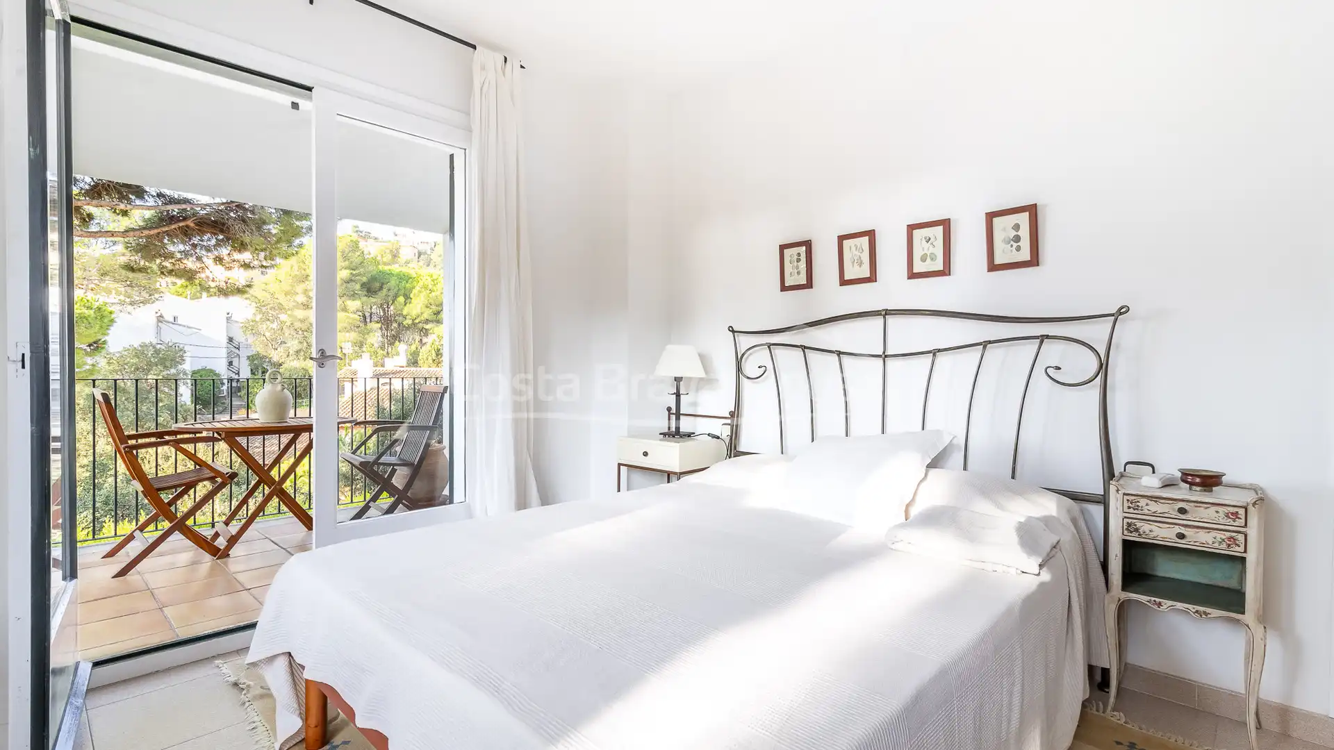 Schlafzimmer von Einfamilien-Reihenhaus zum Verkauf in Palafrugell mit Klimaanlage, Heizung und Privatgarten