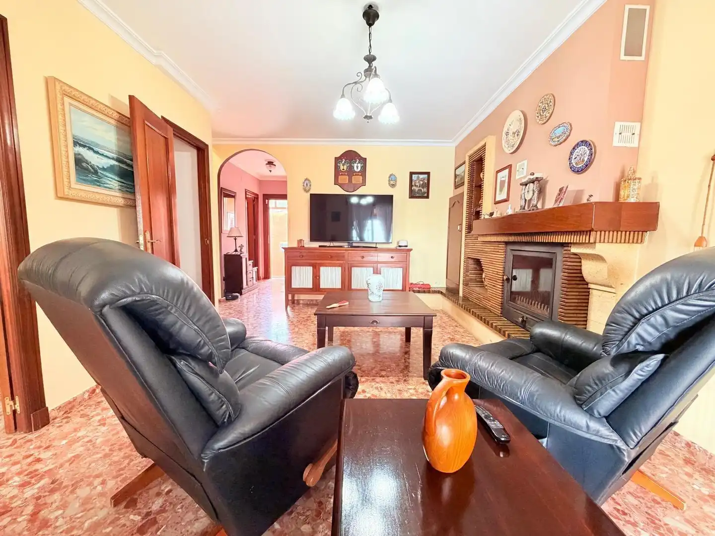 Sala d'estar de Casa o xalet en venda en Algeciras amb Piscina