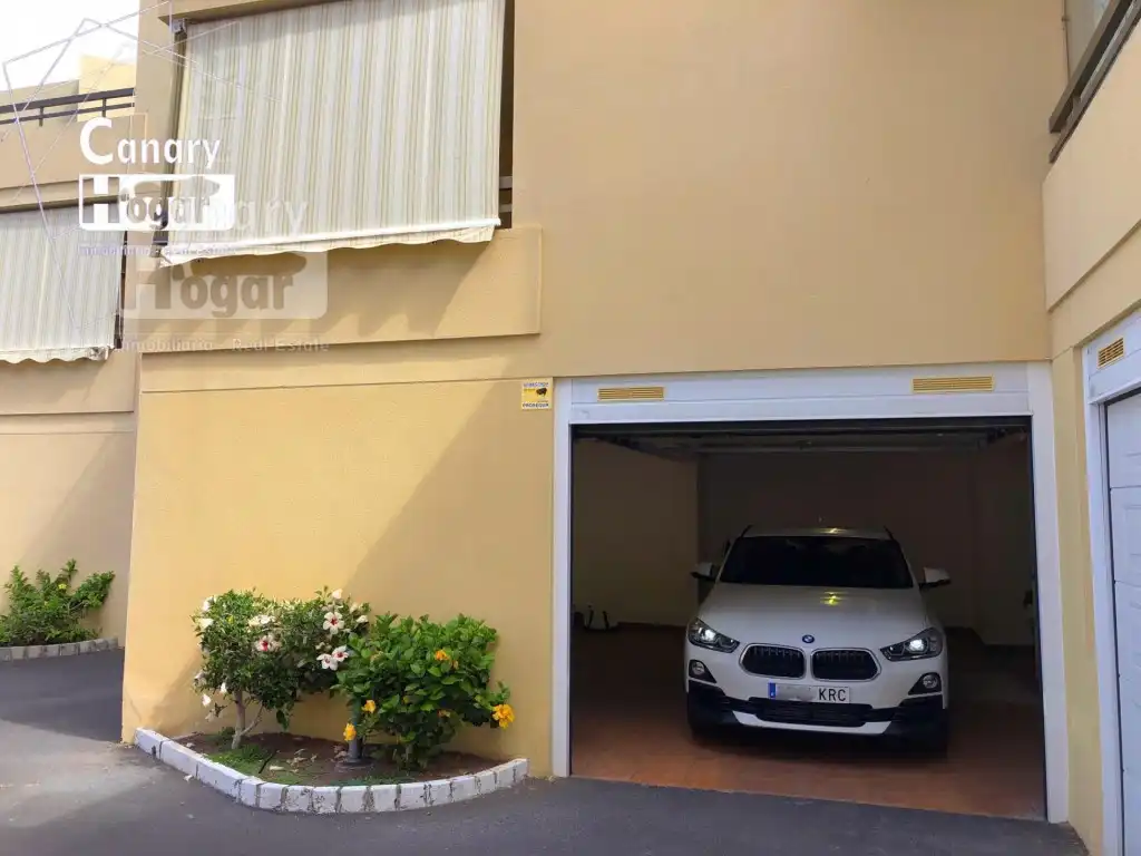Parking of Houses for sale in Granadilla de Abona  with Air Conditioner, Heating and Private garden