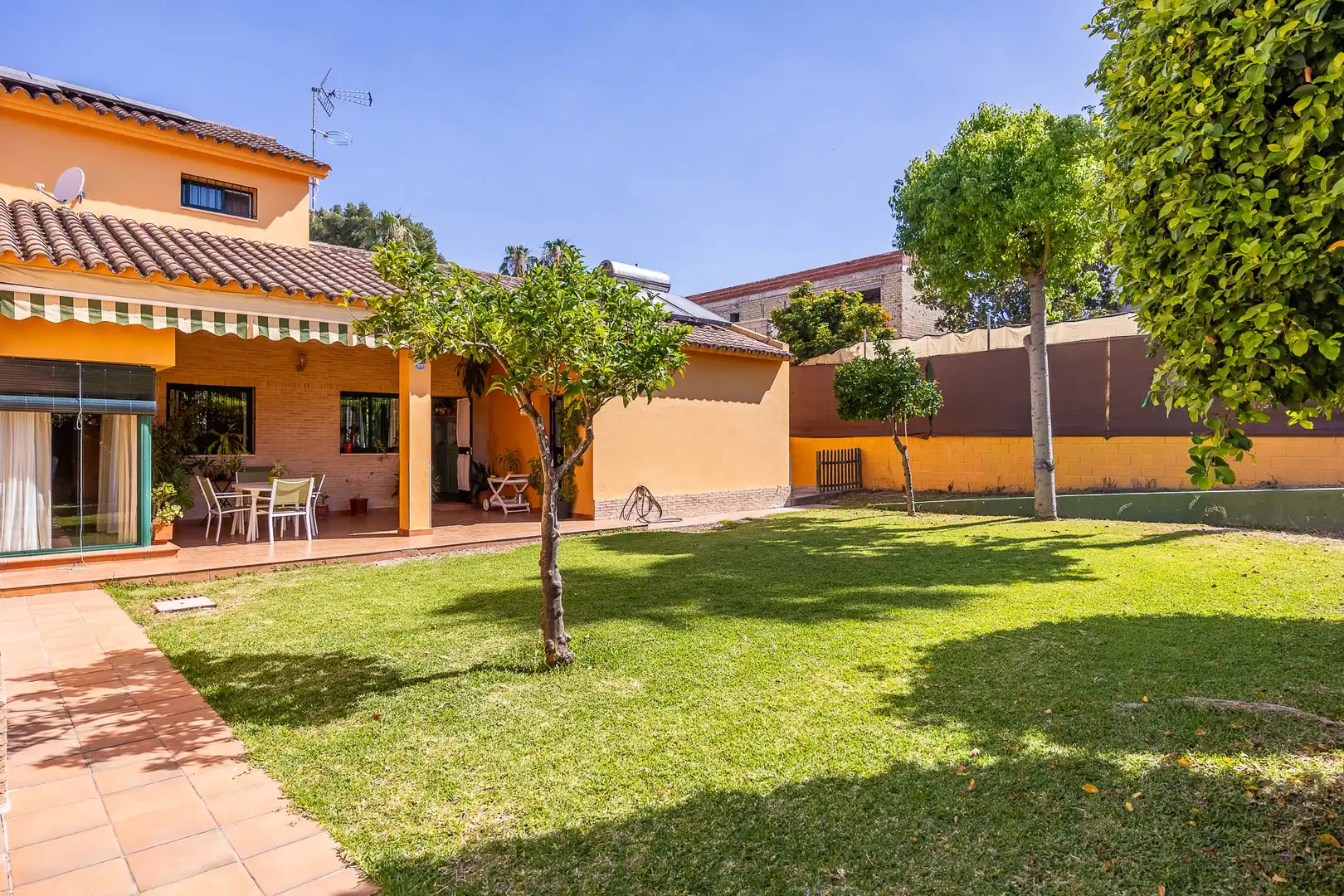 Chalet con jardín en venta en Valencina de la Concepción, imagen 12