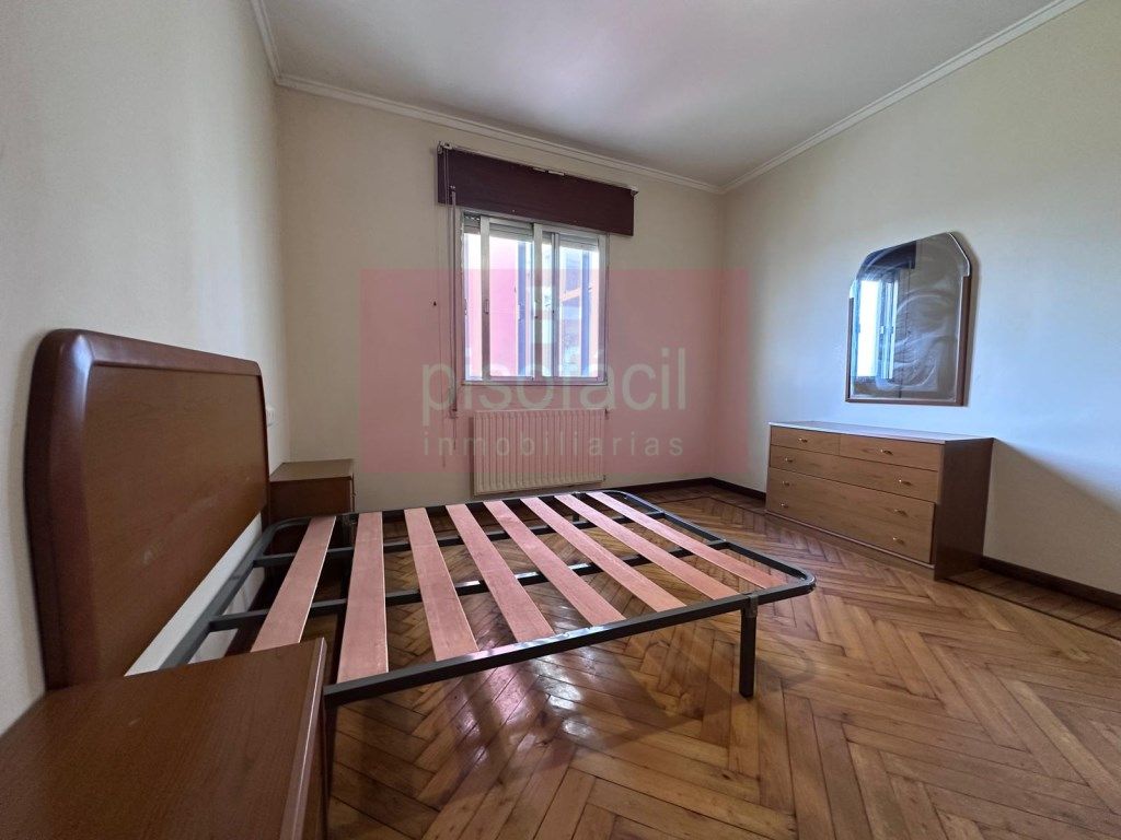 Bedroom of Flat for sale in Lugo Capital