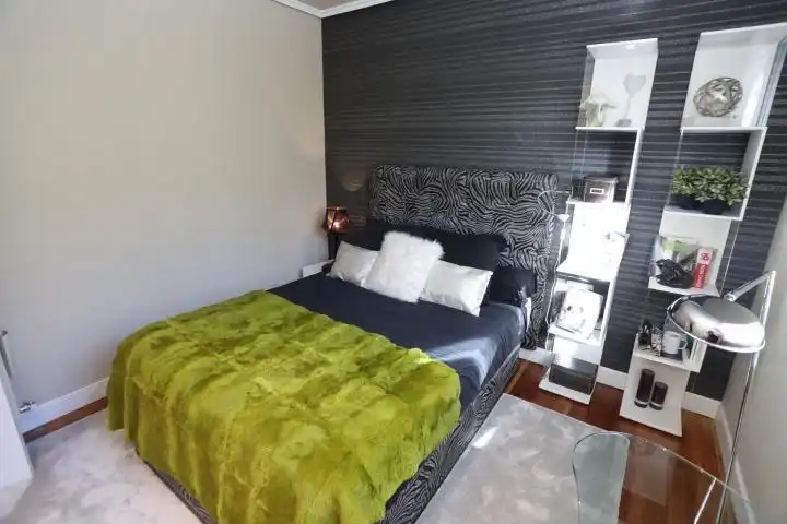 Habitación de Casa o chalet en venta en Bilbao  con Terraza y Balcón