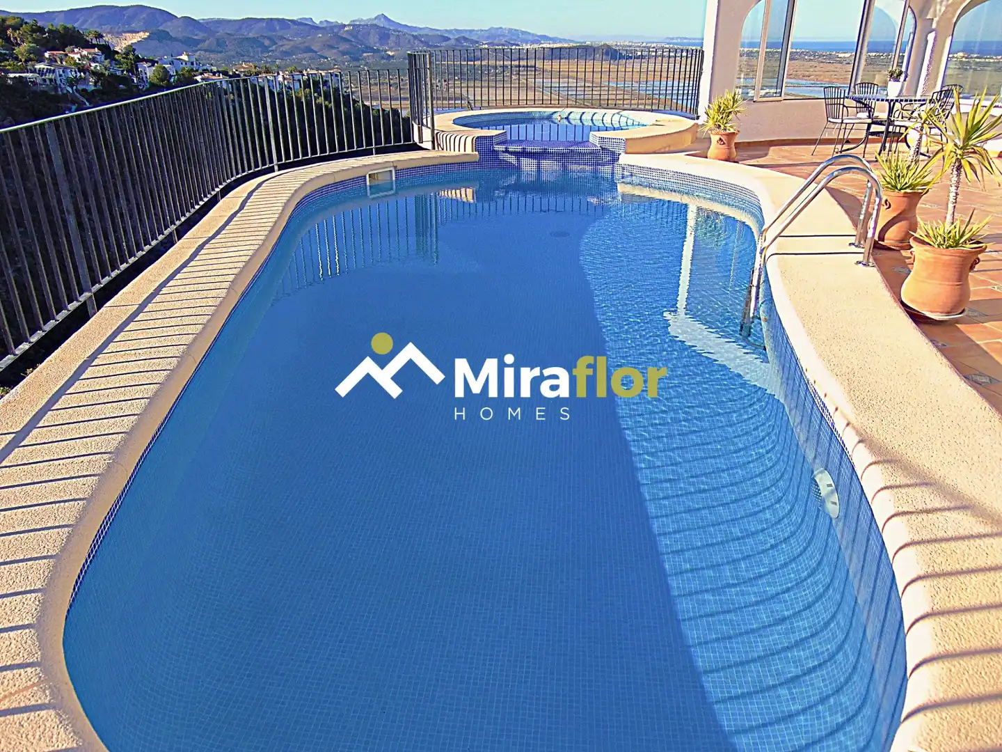 Chalet con piscina en venta en Calle los Almendros, imagen 8
