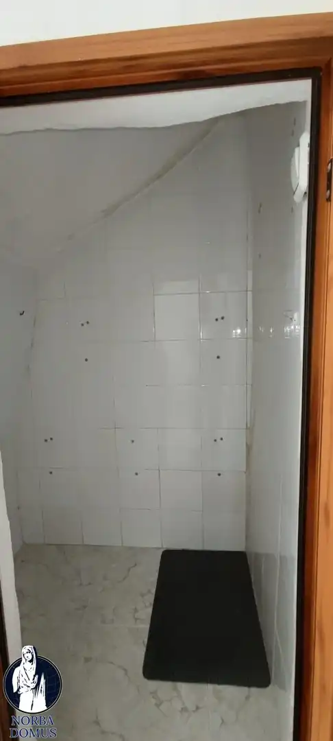 Bany de Casa o xalet en venda en Cáceres amb Aire condicionat, Traster i Moblat