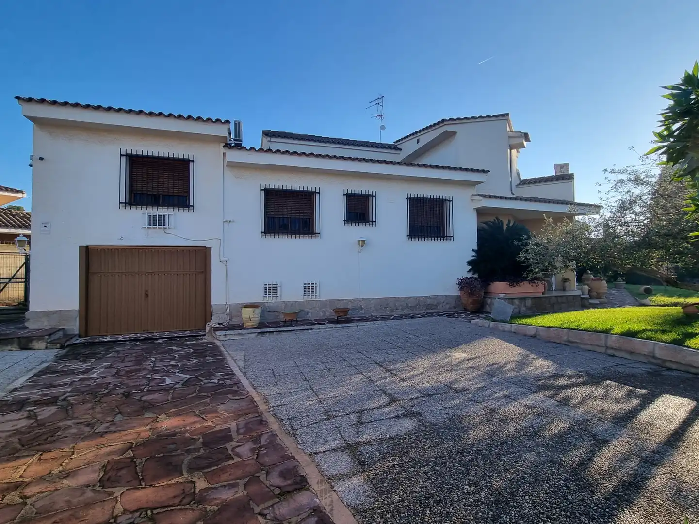 Vista exterior de Casa o chalet en venta en Vila-real con Calefacción