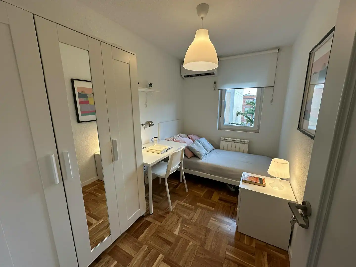 Schlafzimmer von Wohnung zur Miete in Madrid mit Klimaanlage, Heizung und Möbliert