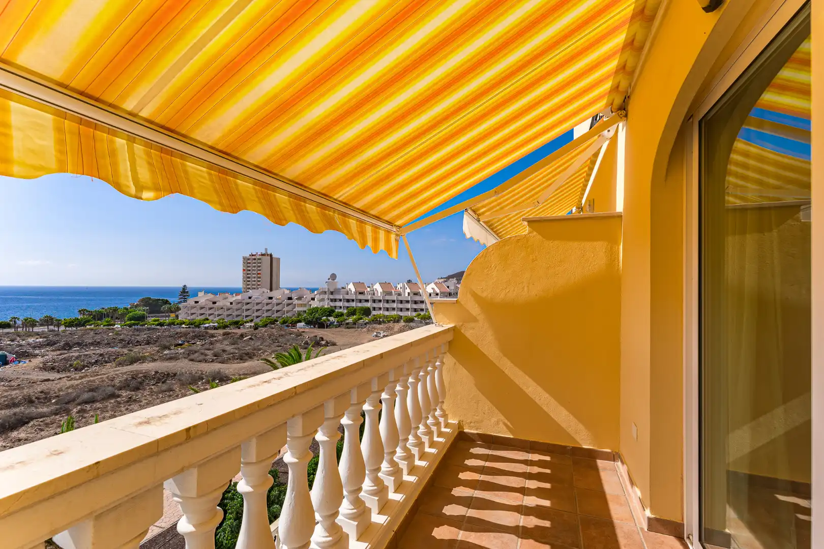 Apartament amb terrassa en venda a Calle Falúa 45, imagen 5