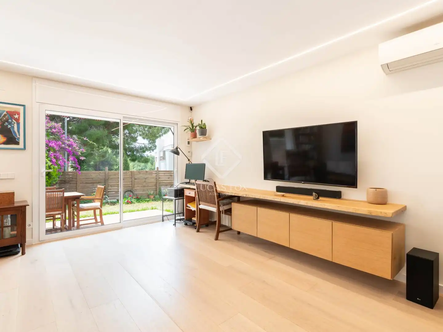 Living room of Houses for sale in Sitges  with Air Conditioner, Private garden and Furnished