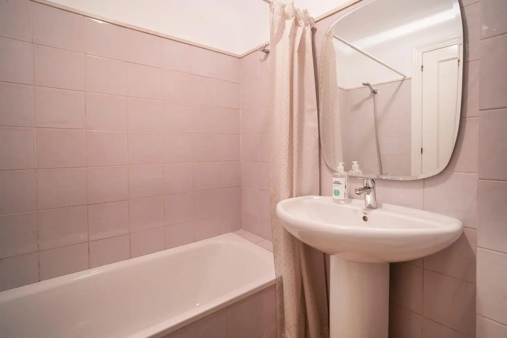 Baño de Piso de alquiler en Valencia con Aire acondicionado, Calefacción y Amueblado