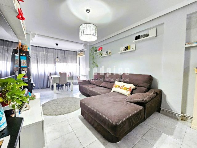 Living room of Flat for sale in Parla  with Air Conditioner, Heating and Terrace