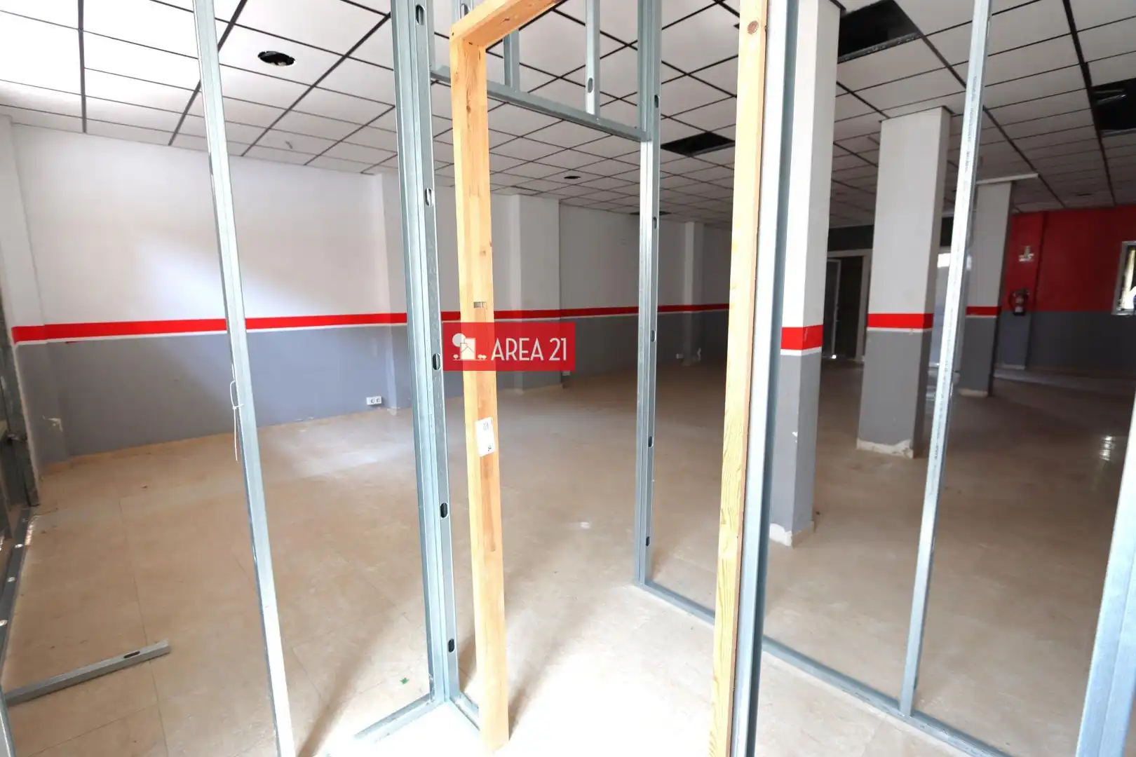 Local comercial de lloguer a Núcleo Urbano, imagen 7