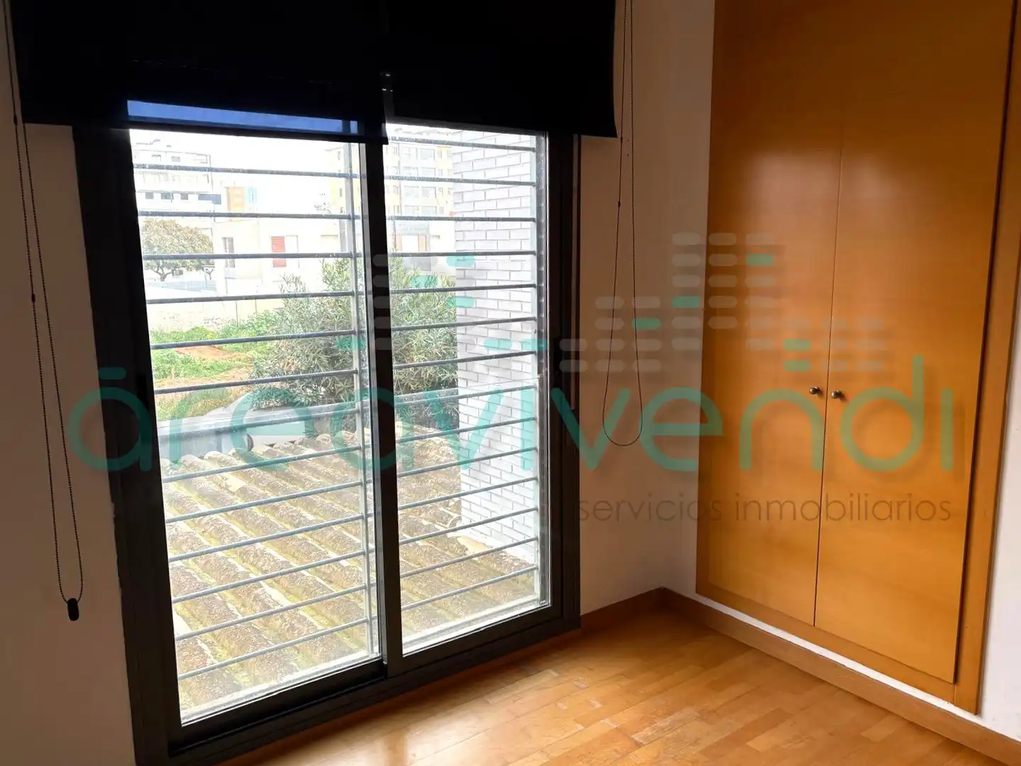 Habitación de Casa adosada en venta en Castellón de la Plana / Castelló de la Plana con Aire acondicionado, Calefacción y Jardín privado