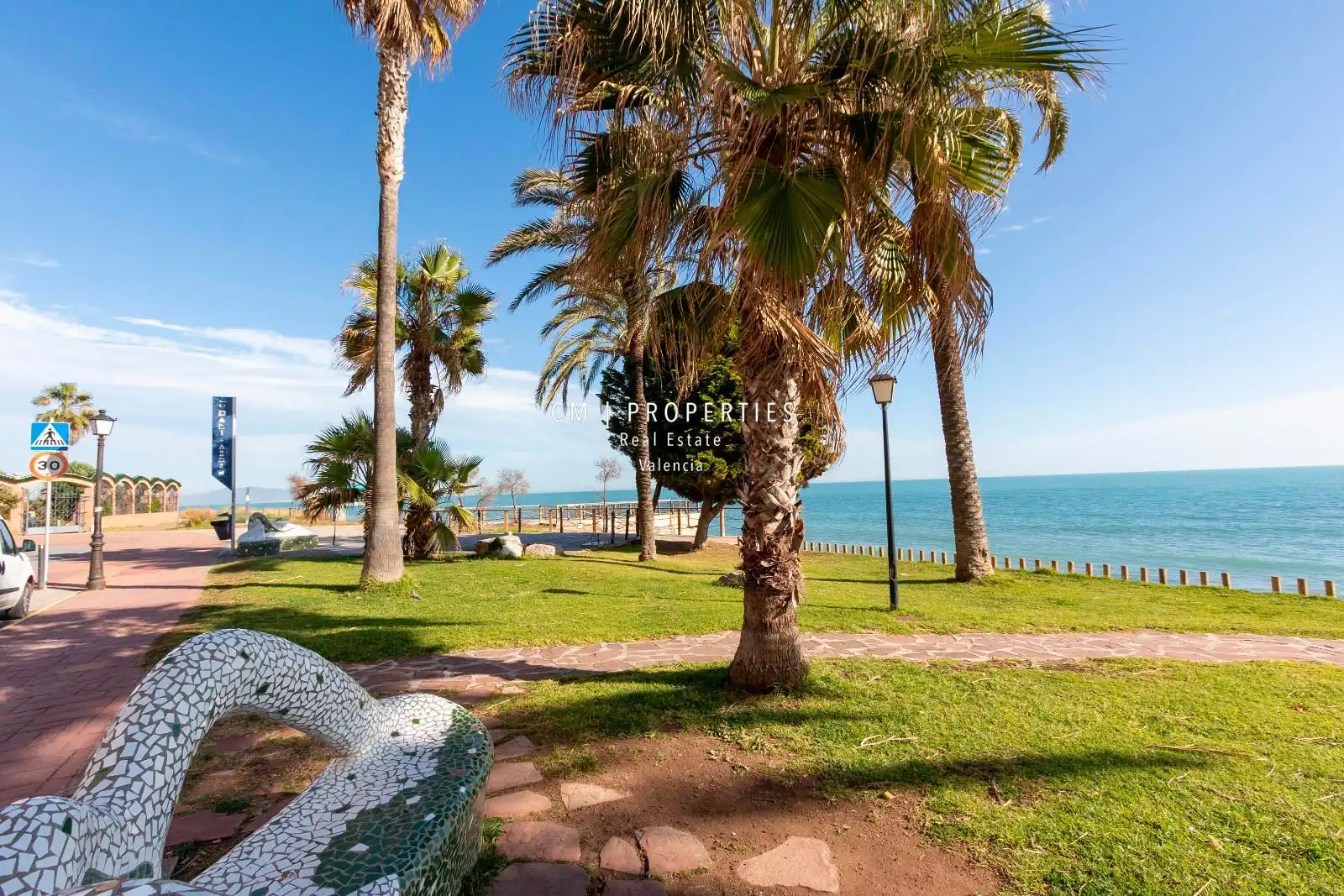 Vista exterior de Pis en venda en Oropesa del Mar / Orpesa amb Aire condicionat, Piscina i Moblat