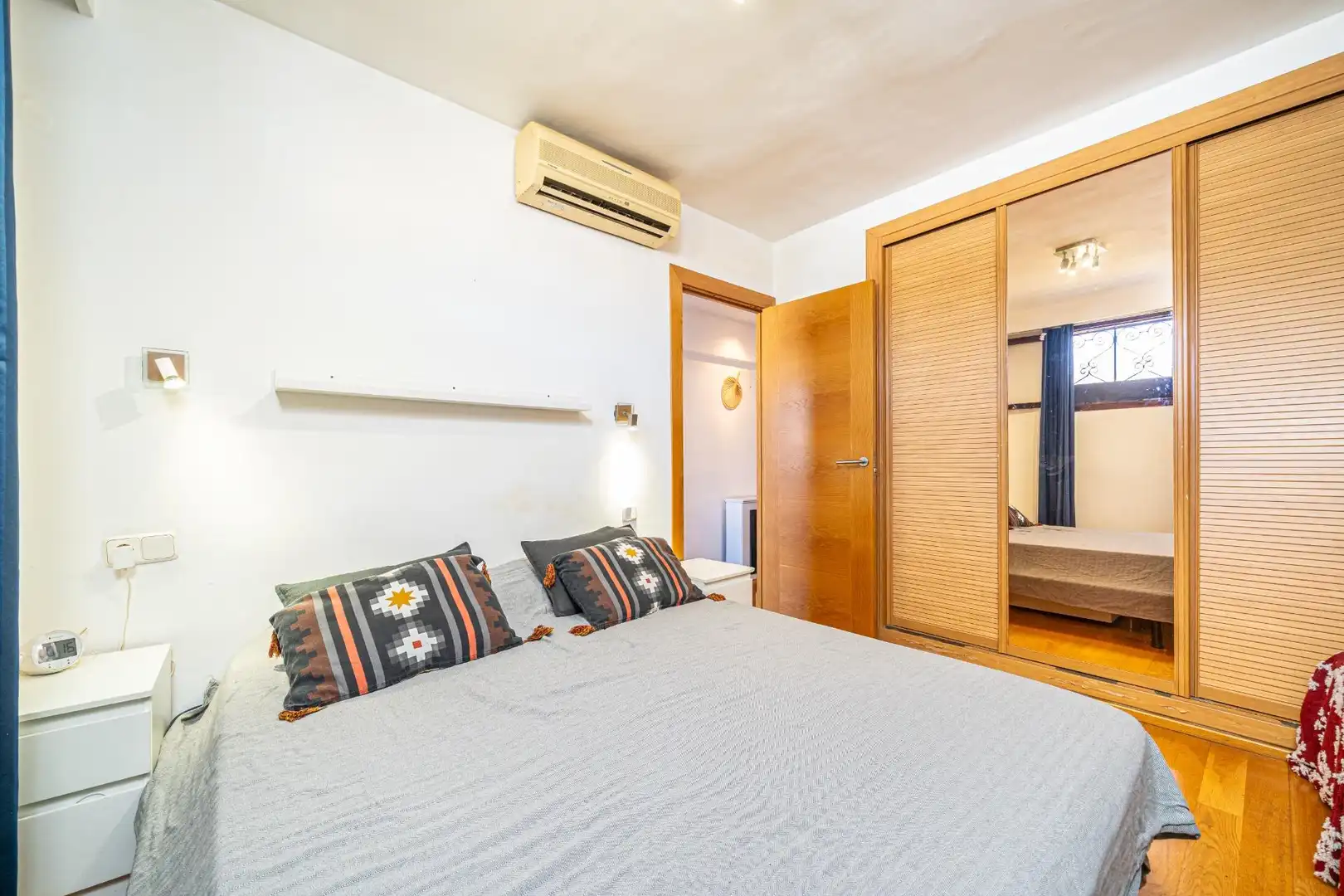 Bedroom of Apartments for sale in Calvià  with Parquet flooring and Community pool
