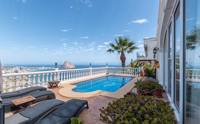 Vista exterior de Casa o xalet en venda en Calpe / Calp amb Aire condicionat, Calefacció i Terrassa