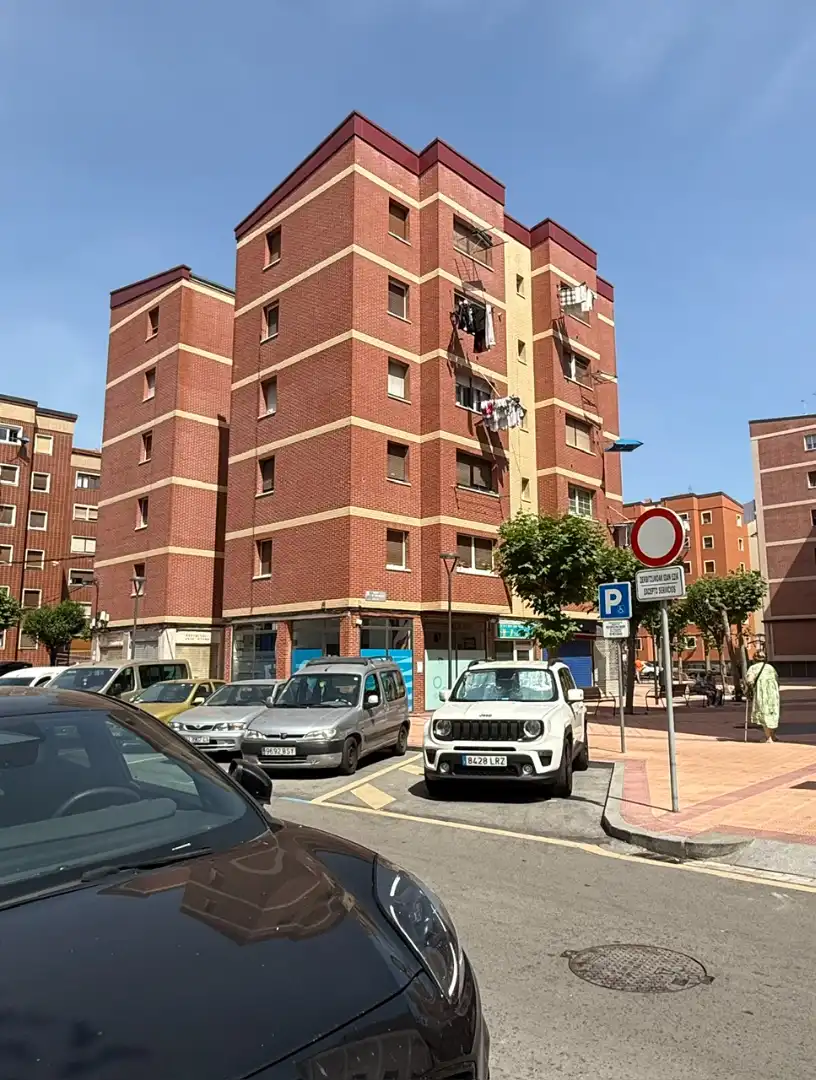 Exterior view of Flat for sale in Barakaldo   with Furnished