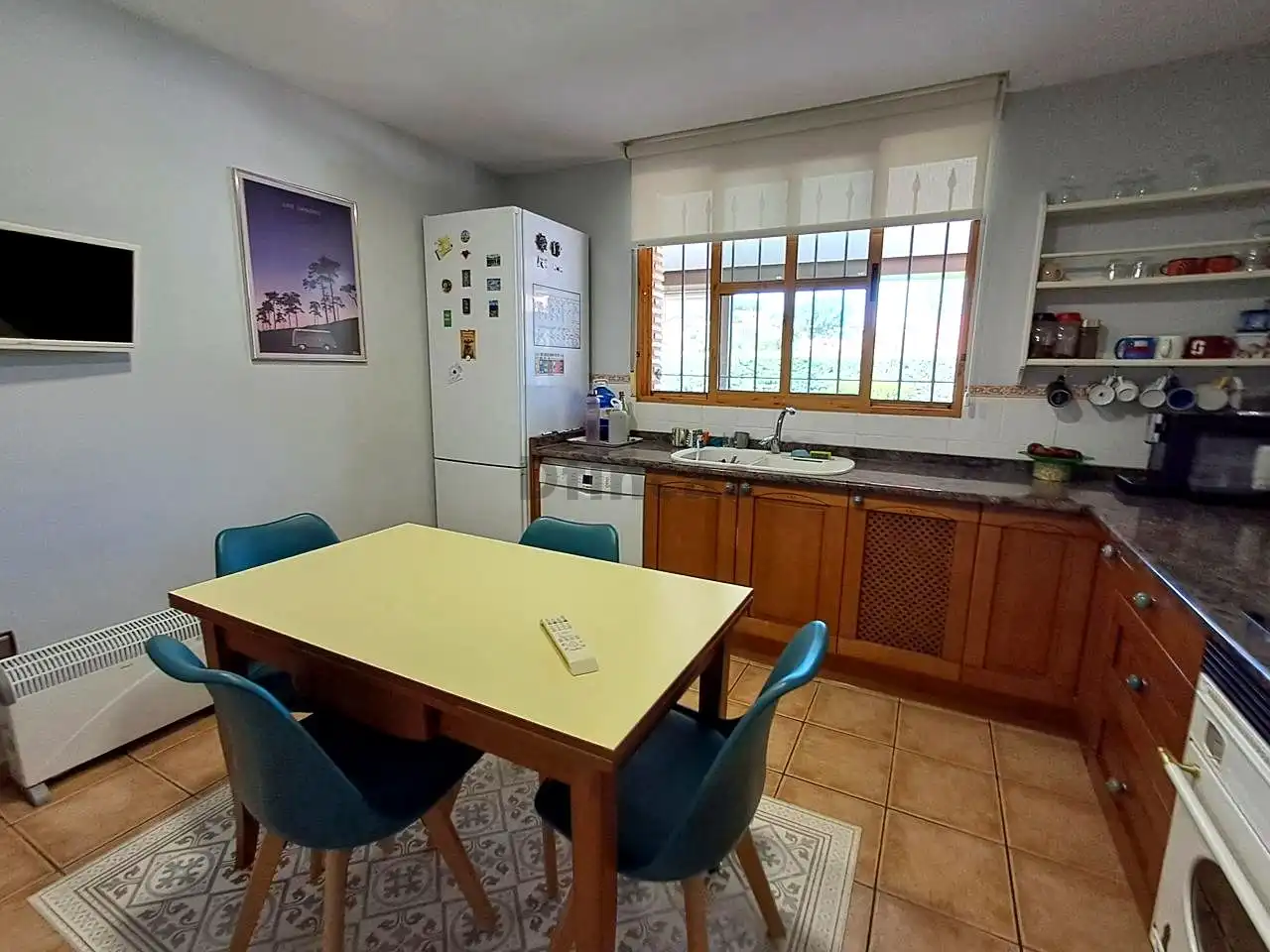Cuina de Casa o xalet en venda en Teruel amb Aire condicionat, Calefacció i Jardí privat